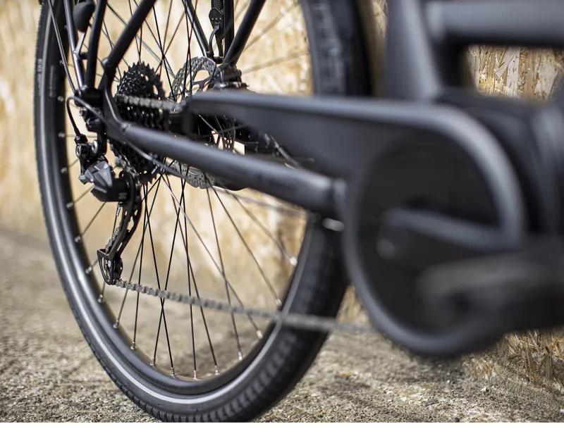 Trek Verve+ 3 Lowstep 400Wh Electric Hybrid Bike in Black Small-5